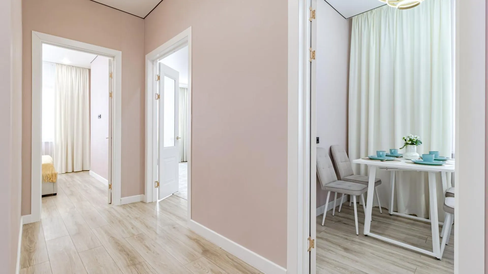 Уютная Двухкомнатная Квартира В Центре Города Astana Appartement